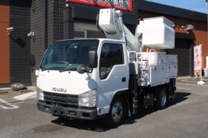 いすゞ エルフ  高所作業車