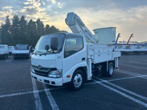 日野 デュトロ  高所作業車