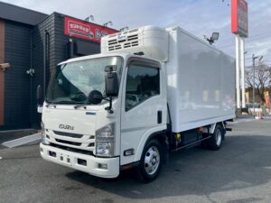 いすゞ エルフ 2.95t積 冷凍冷蔵車