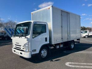 いすゞ エルフ 3.8t積 アルミバン