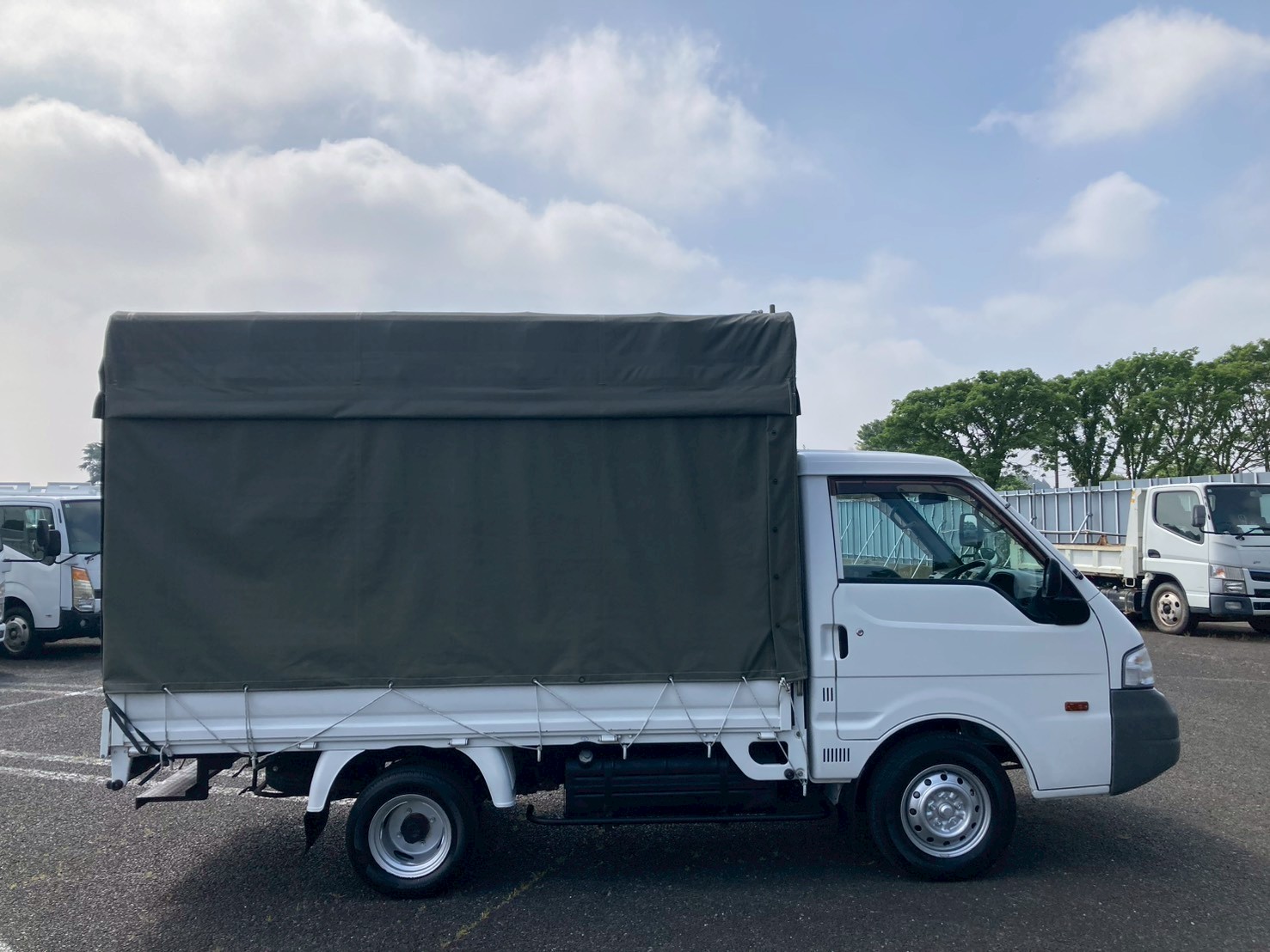 車両外観