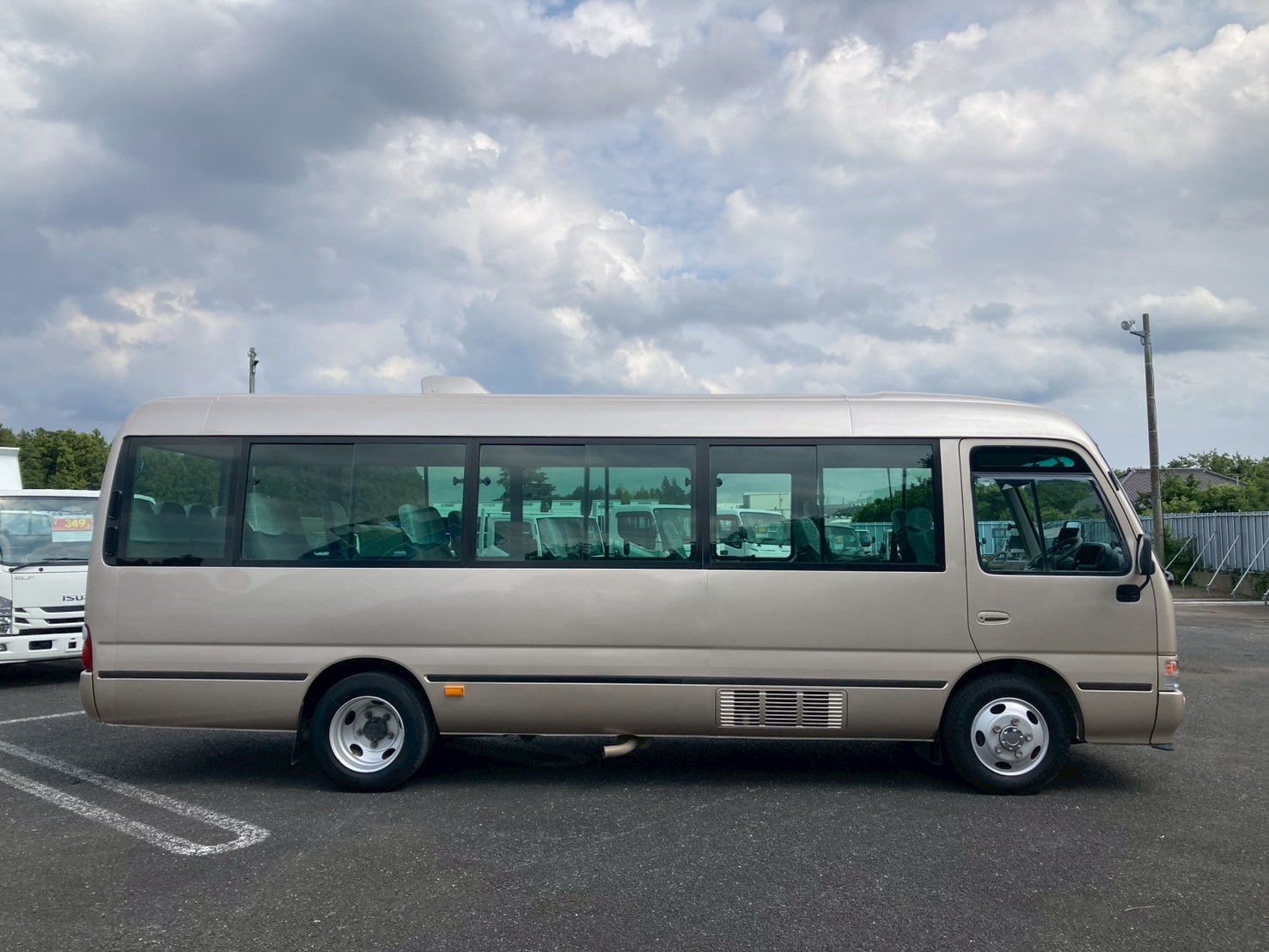 車両外観
