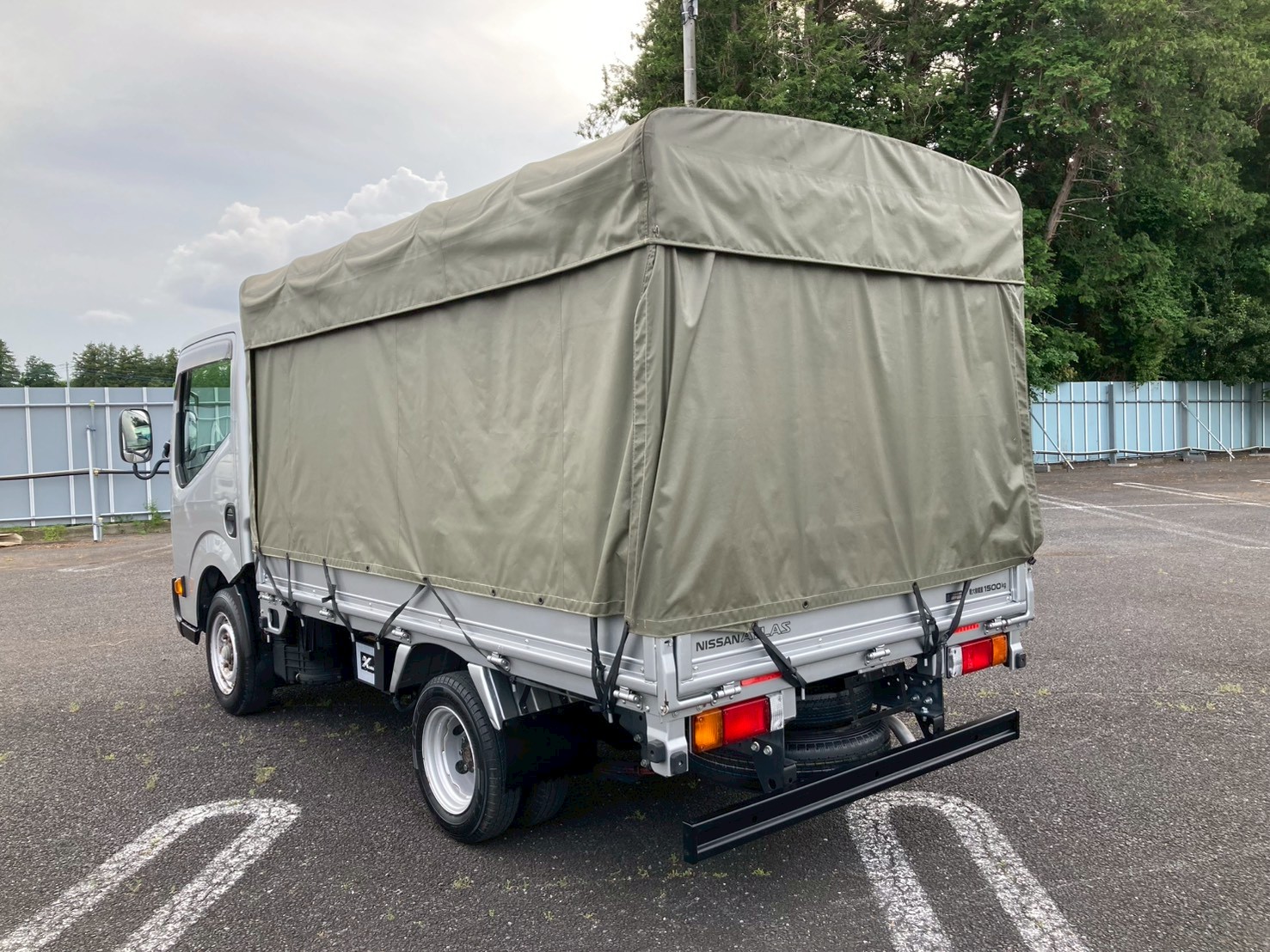 車両外観